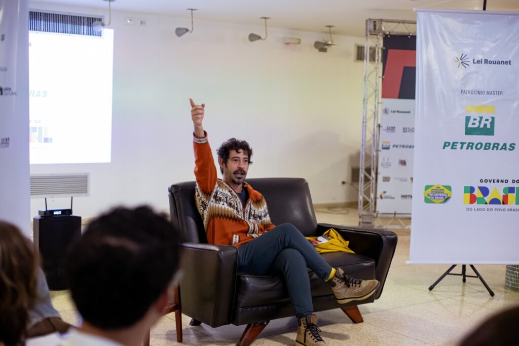 Rodrigo Portella no bate-papo do FILO 2026